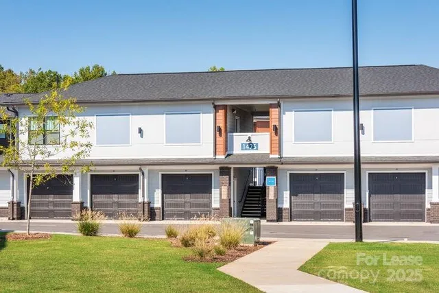 $1,601 | 1035 Strensall Lane, Unit A6, Charlotte, NC 28273