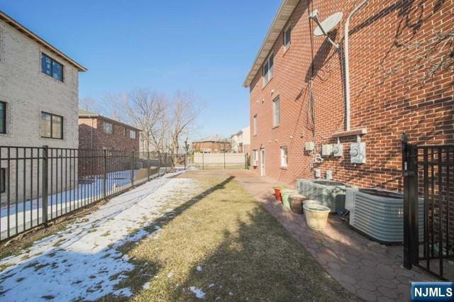 830 Elizabeth Street, Unit 2 Ridgefield, NJ 07657 - Photo 4 of 29 Gallery Image 4
