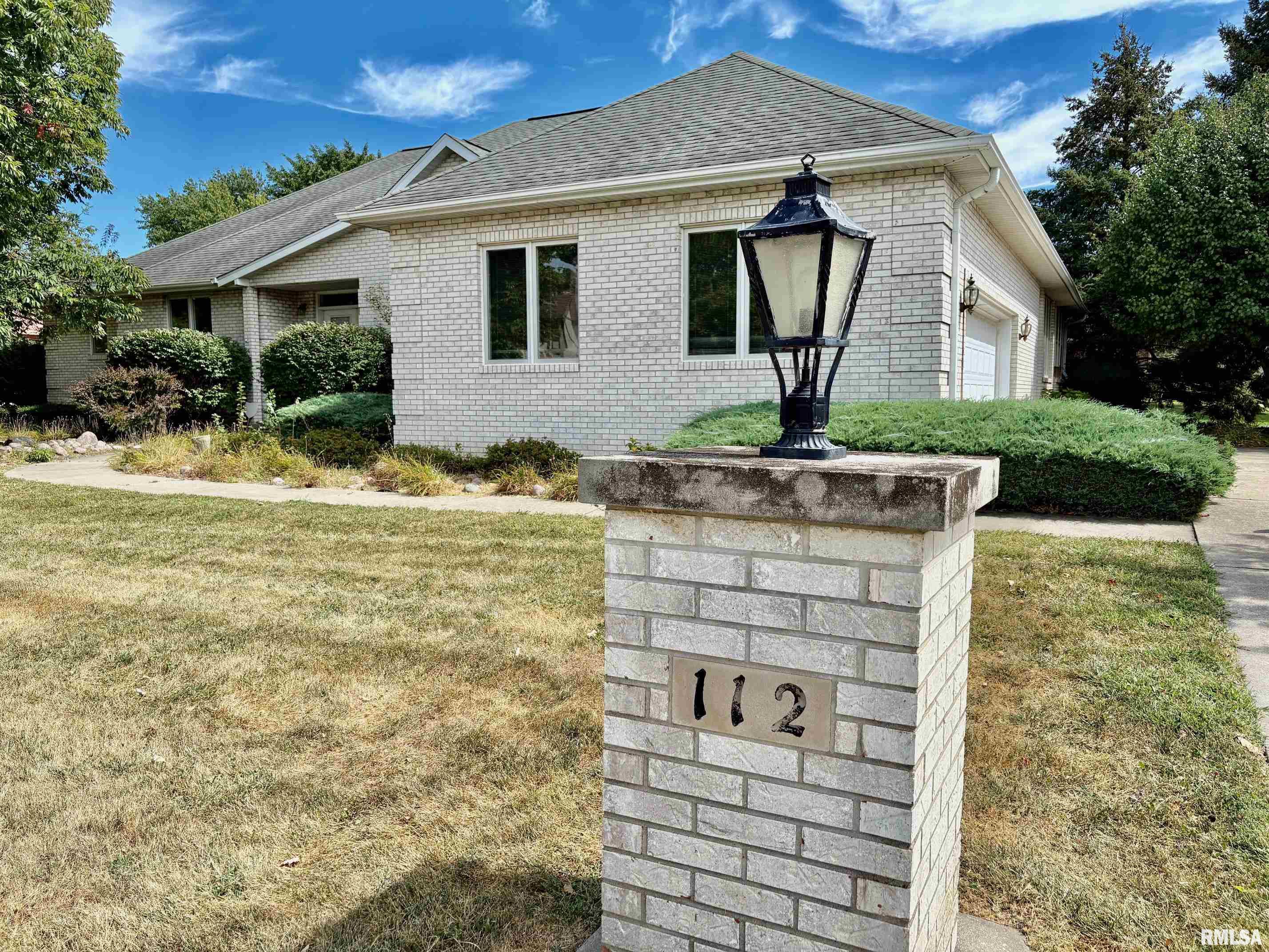112 Interlacken Road Springfield, IL 62704 - Photo 2 of 38