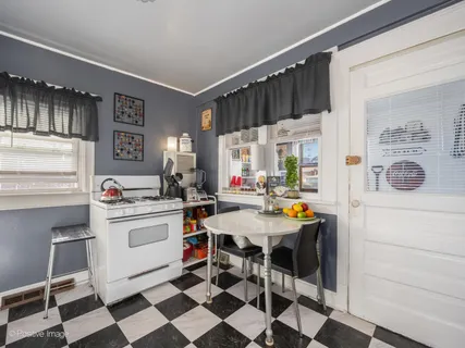 $289,900 | 1510 Gunderson Avenue, Berwyn, IL 60402