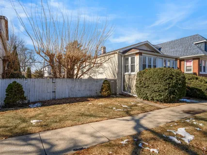 $289,900 | 1510 Gunderson Avenue, Berwyn, IL 60402