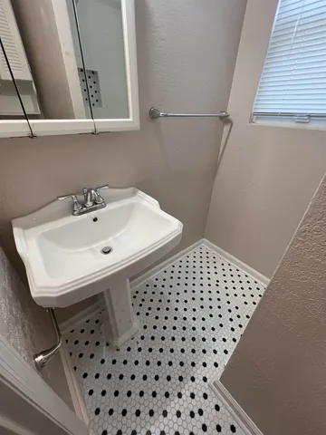 $1,700 | 411 Beard Street, Tallahassee, FL 32303