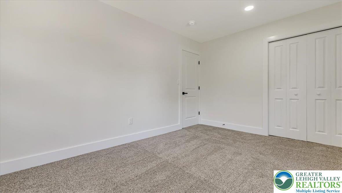 960 Yorkshire Road Bethlehem, PA 18017 - Photo 24 of 47 Gallery Image 24