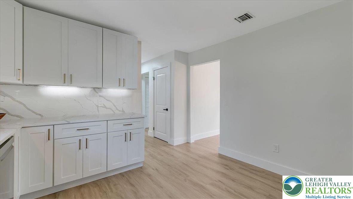 960 Yorkshire Road Bethlehem, PA 18017 - Photo 9 of 47 Gallery Image 9