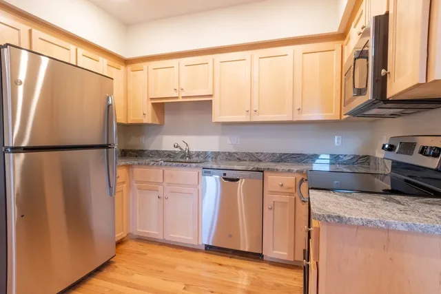 $2,300 | 80 North Meadows Road, Unit 304, Medfield, MA 02052