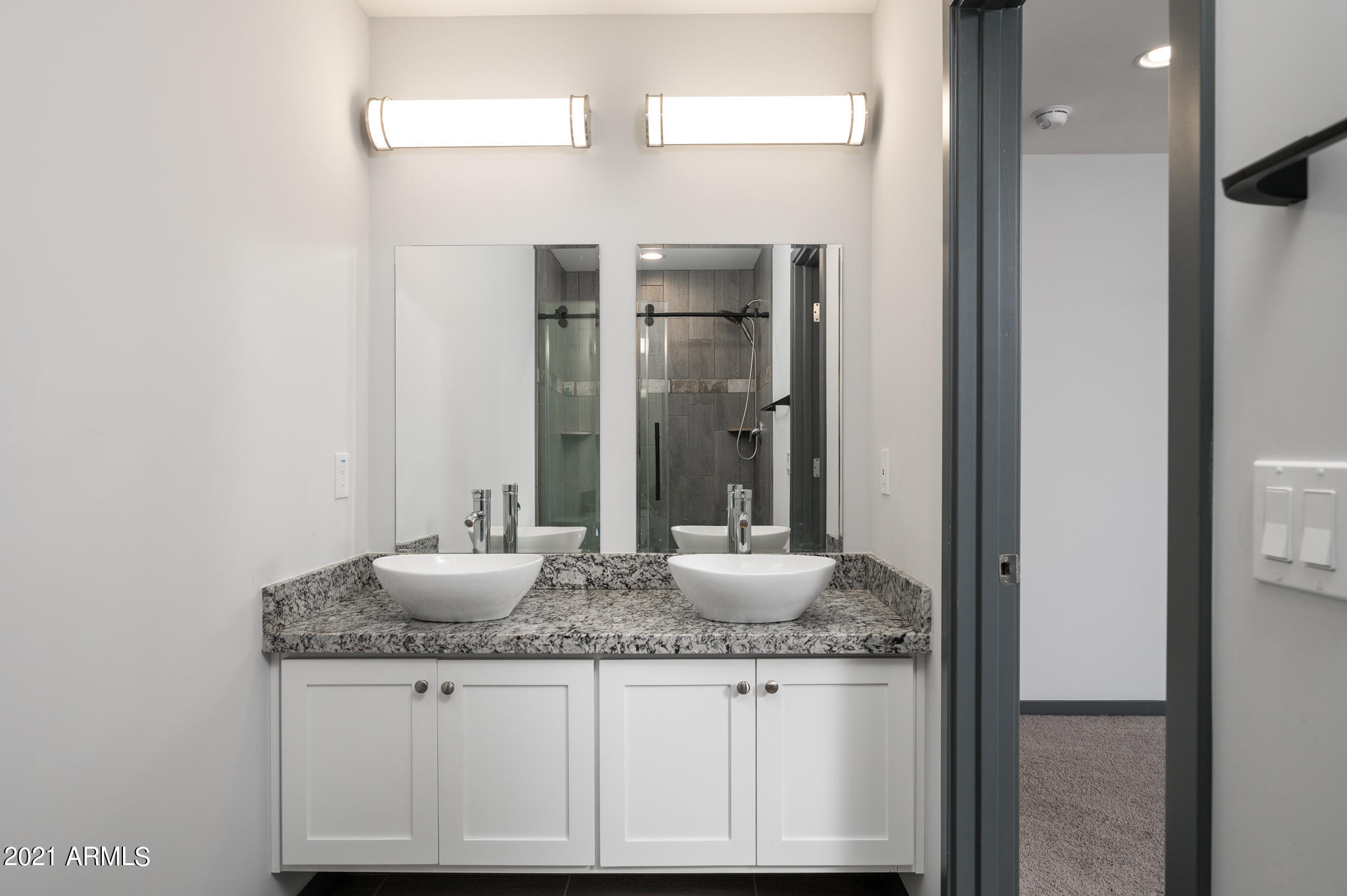 2548 East Roeser Road Phoenix, AZ 85040 - Photo 16 of 26 Master Bathroom