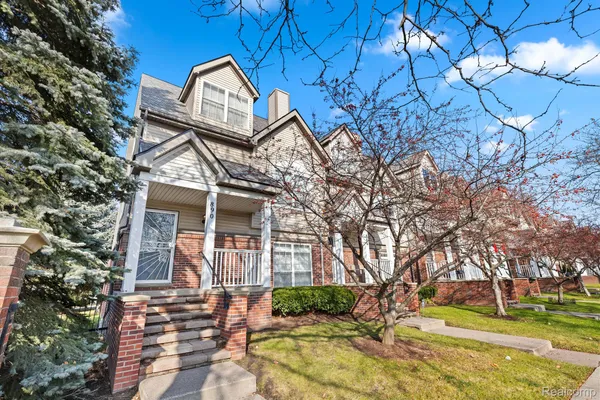 $2,200 | 890 Lothrop Street, Detroit, MI 48202