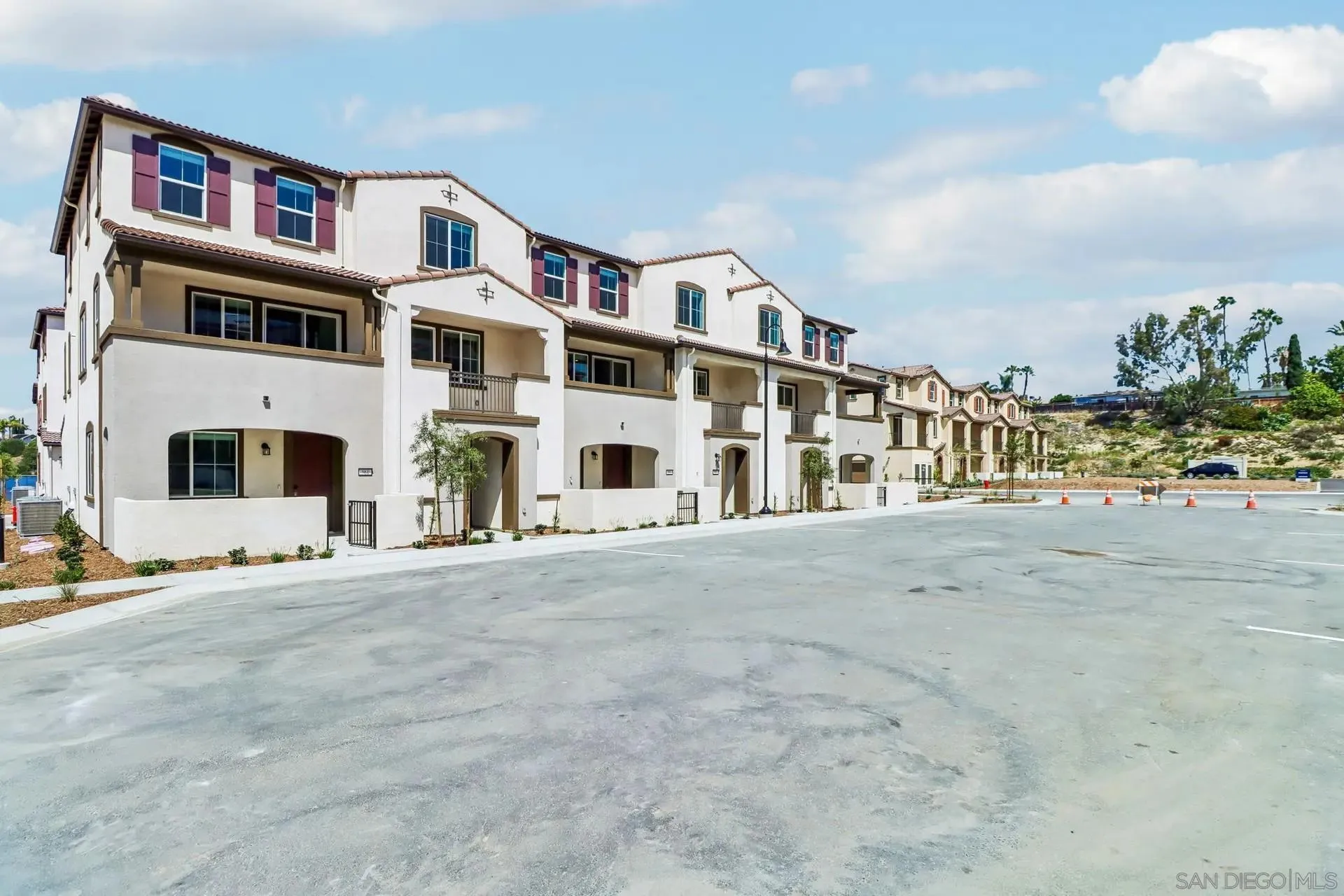 4731 Merida Way Oceanside, CA 92057 - Photo 5 of 50 Gallery Image 5