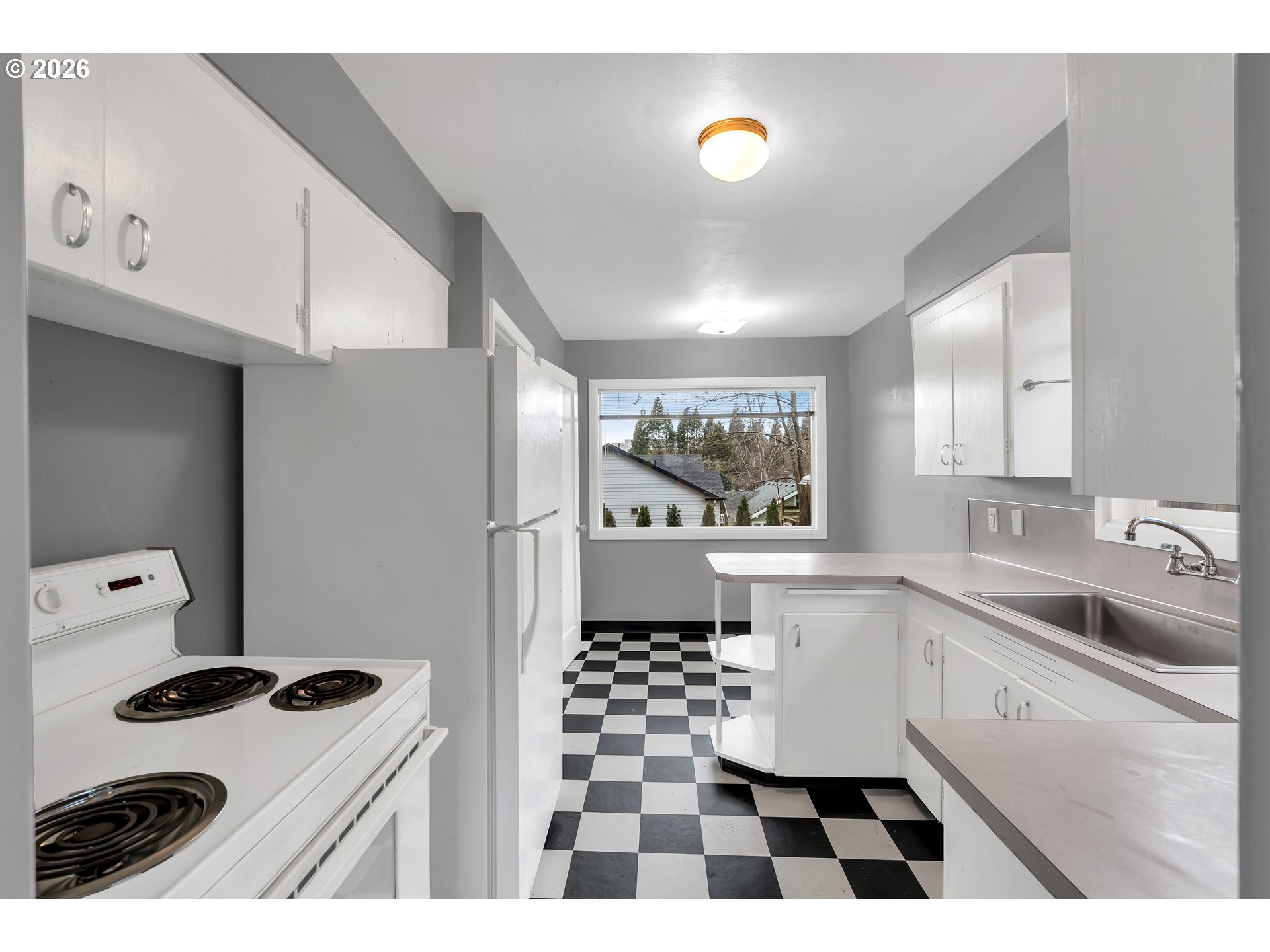 1323 Northeast 47th Avenue Portland, OR 97213 - Photo 8 of 34