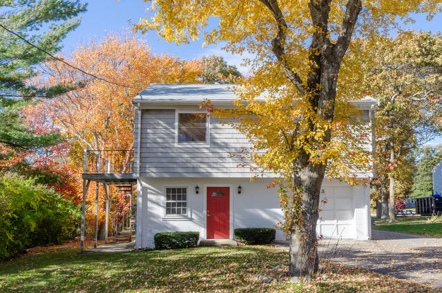 15 Kabeyun Road Marion, MA 02738 - Photo 12 of 18 a front view of a house with garden