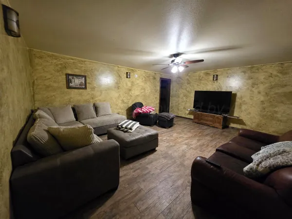 $204,000 | 115 5th Street, Mobeetie, TX 79061