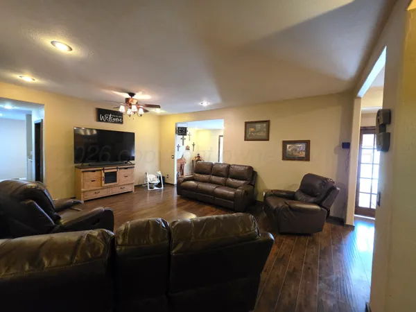$204,000 | 115 5th Street, Mobeetie, TX 79061