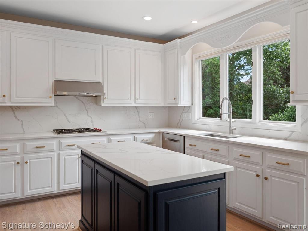 2085 Mapleridge Road Rochester Hills, MI 48309 - Photo 13 of 58