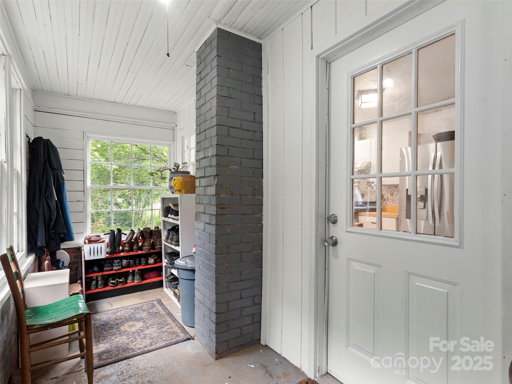 27 Barkn Cove Canton, NC 28716 - Photo 4 of 32 a room with furniture and a large window