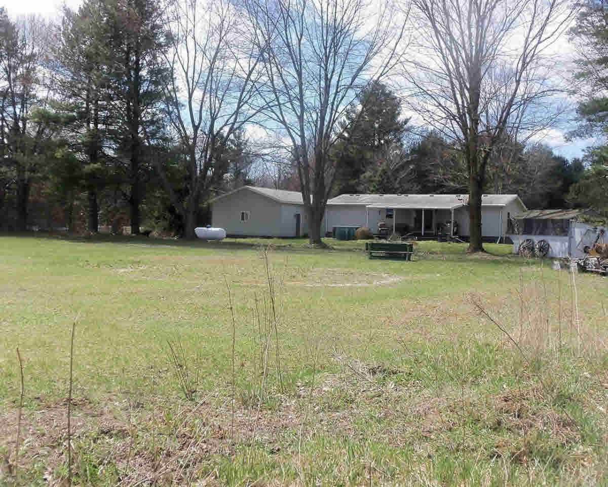 8107 Vassar Road Millington, MI 48746 - Photo 28 of 47 21282792-27.JPG