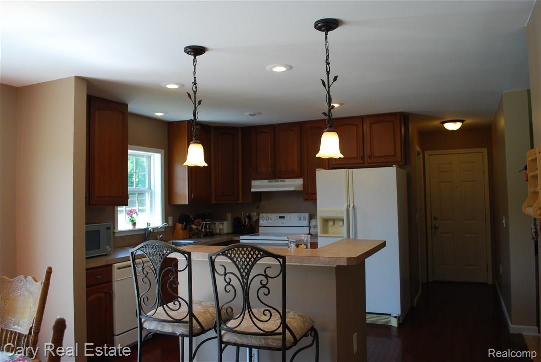 9853 Crofoot Road Fowlerville, MI 48836 - Photo 6 of 34 DSC_1186.JPG