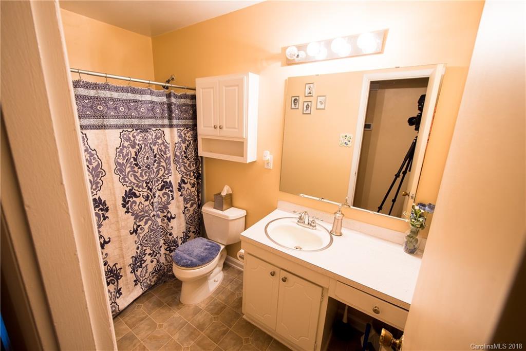 5800 Eastbrook Road Charlotte, NC 28215 - Photo 5 of 14 Gallery Image 5