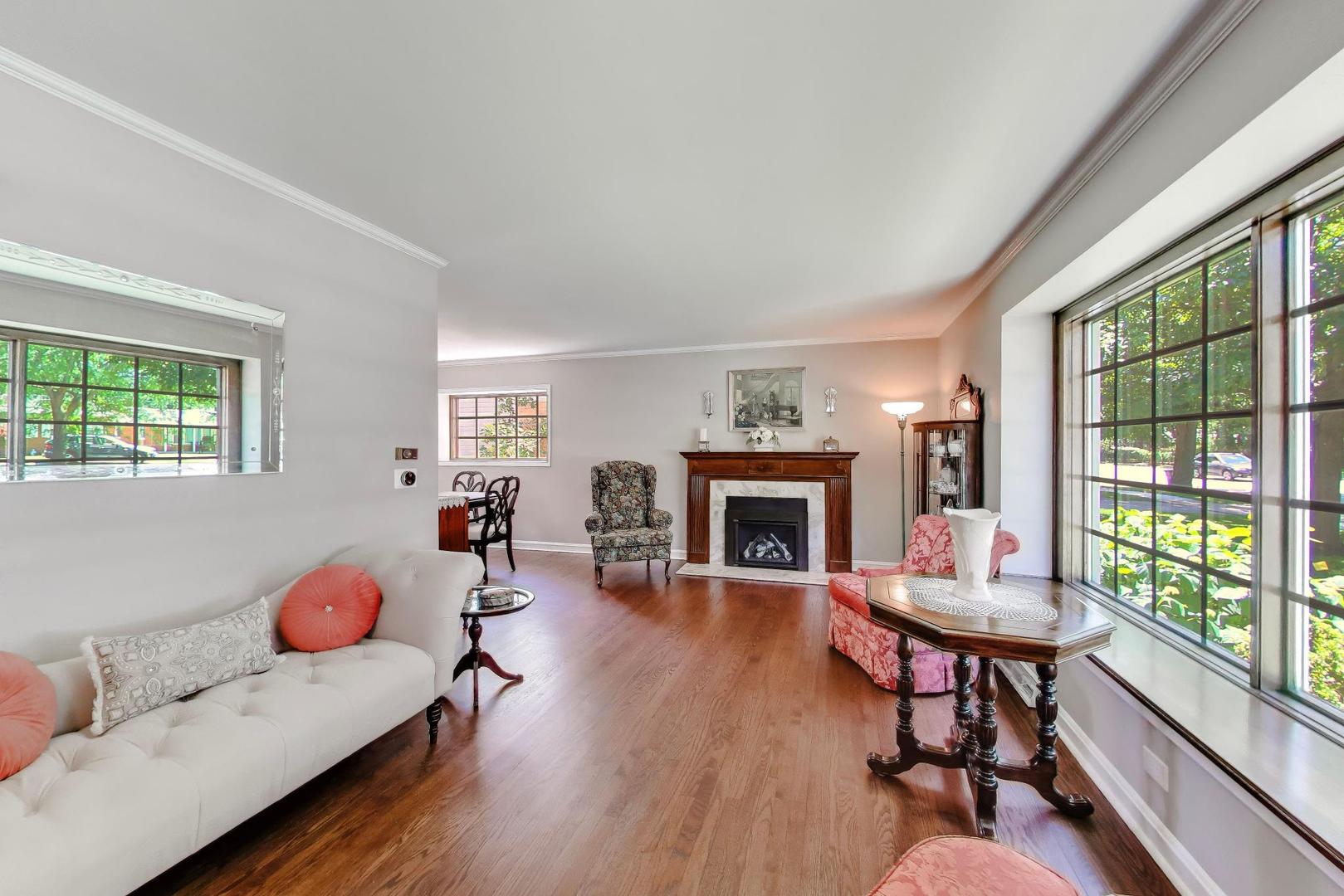 623 South Arlington Heights Road Arlington Heights, IL 60005 - Photo 4 of 36
