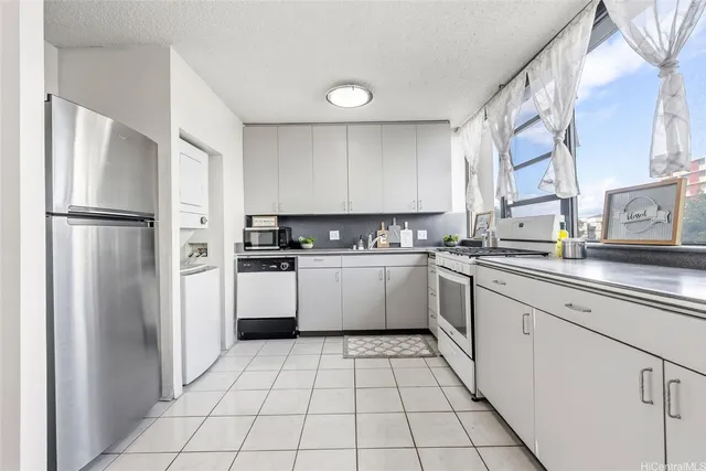 $438,000 | 2929 Ala Ilima Street, Unit 202, Honolulu, HI 96818