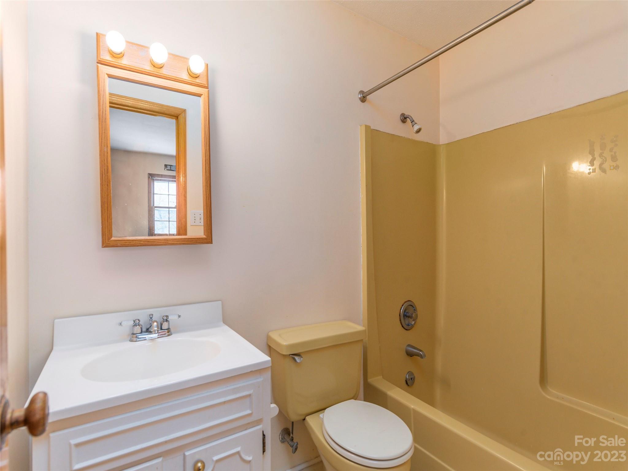 90 Hickory Tree Road Asheville, NC 28805 - Photo 21 of 35 Gallery Image 21
