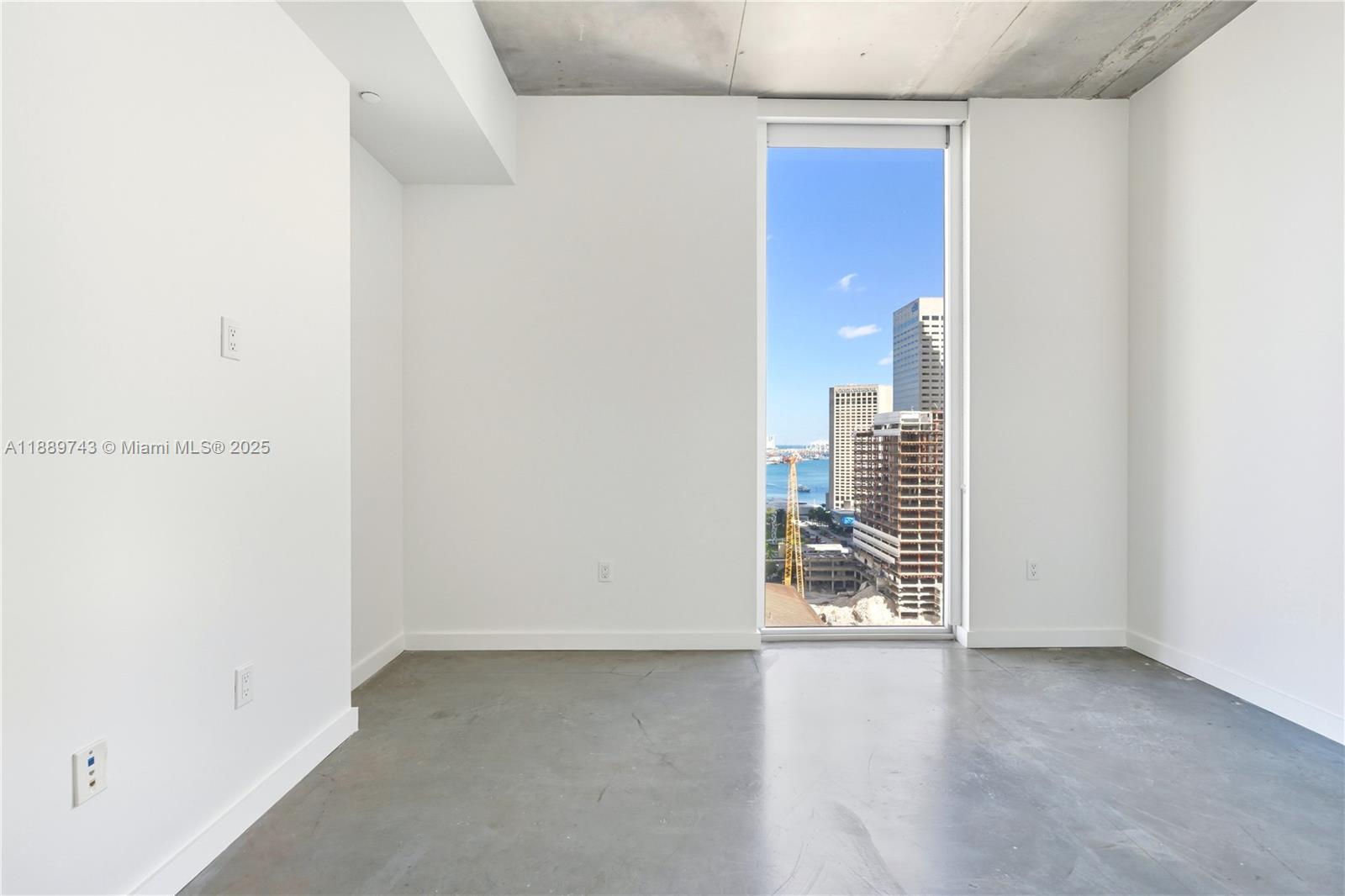 151 Southeast 1st Street, Unit 2002 Miami, FL 33131 - Photo 6 of 16 a view of an empty room