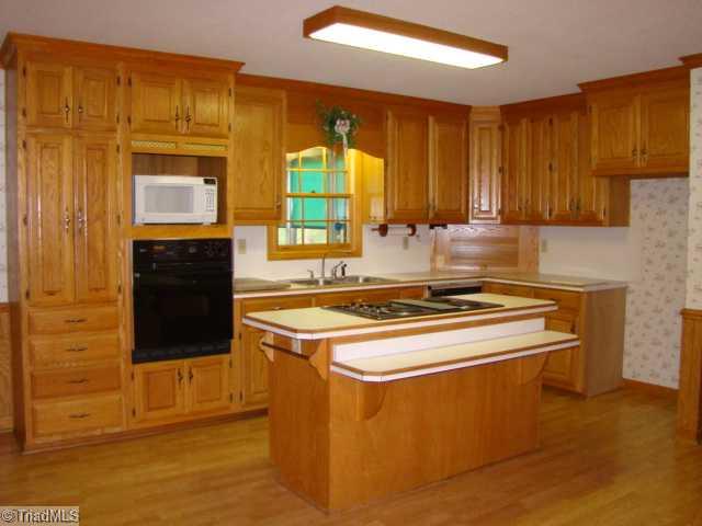 3158 Jamie Davis Road Sophia, NC 27350 - Photo 4 of 16 Kitchen.