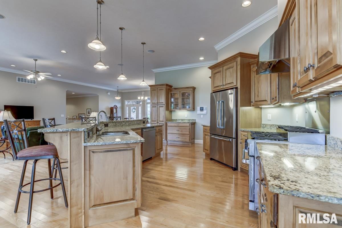 4304 Foxhall Lane Springfield, IL 62711 - Photo 12 of 50