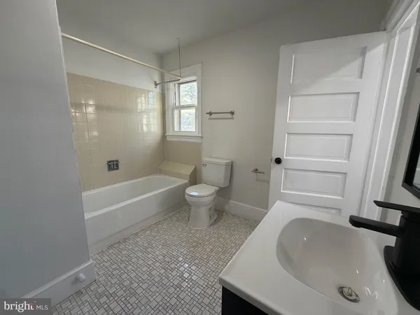 $1,800 | 517 Bentley Avenue, Unit C, Beverly, NJ 08010