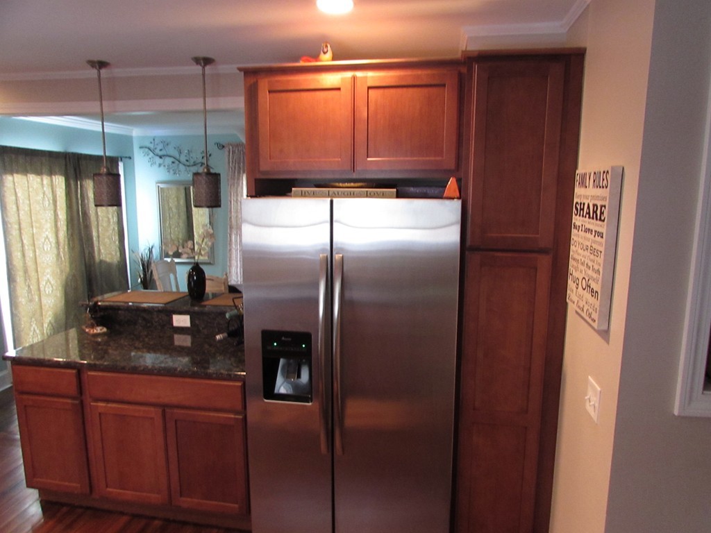 7 Ralph Avenue South Hadley, MA 01075 - Photo 4 of 24 Gallery Image 4