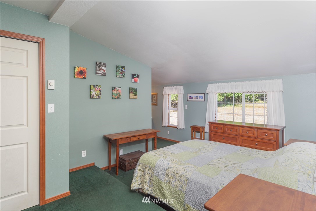 4040 West Valley Road Chimacum, WA 98325 - Photo 13 of 40