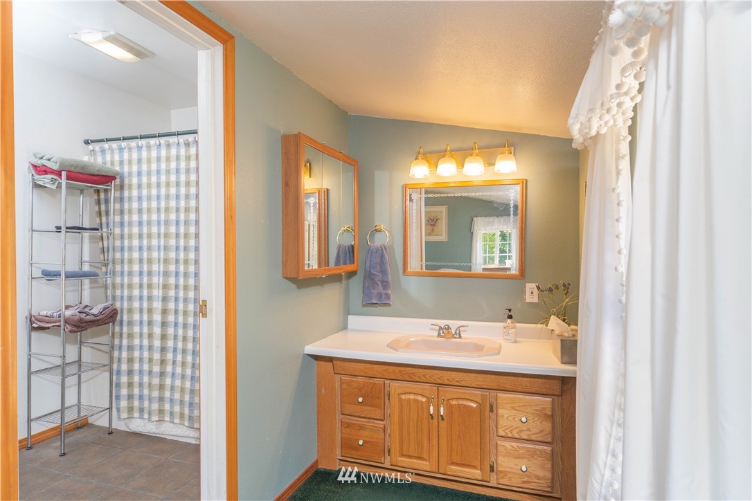 4040 West Valley Road Chimacum, WA 98325 - Photo 14 of 40