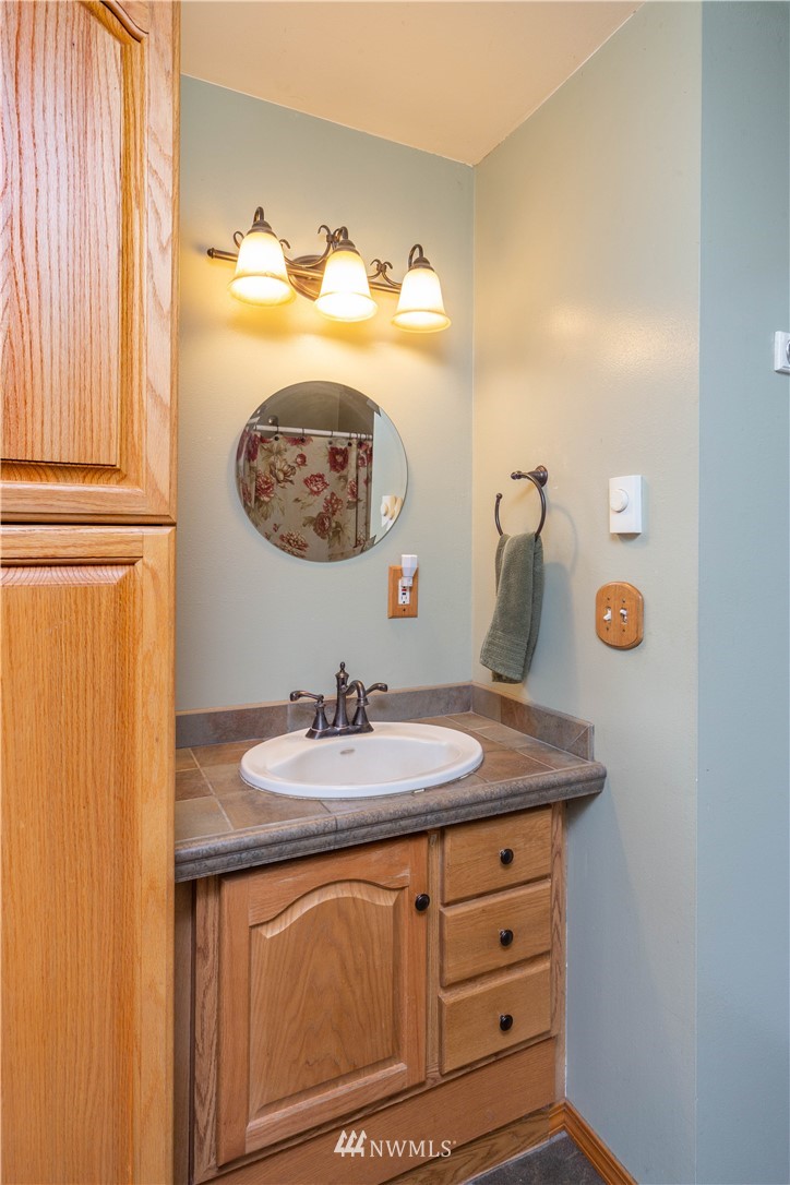 4040 West Valley Road Chimacum, WA 98325 - Photo 18 of 40
