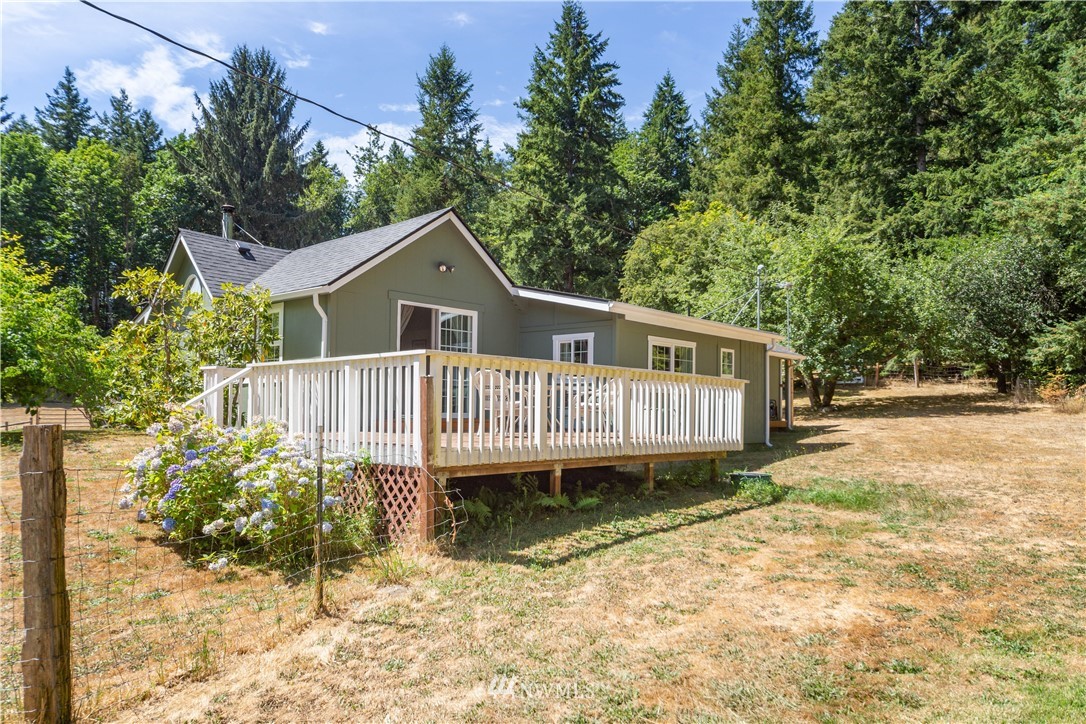 4040 West Valley Road Chimacum, WA 98325 - Photo 3 of 40