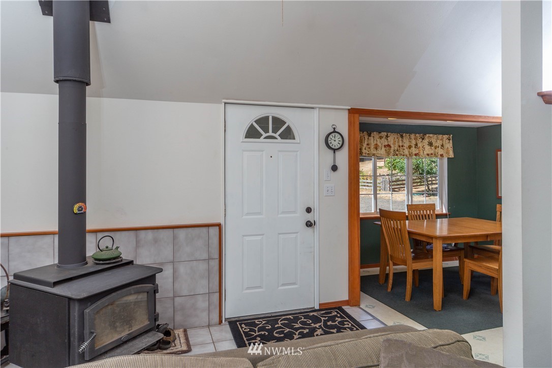 4040 West Valley Road Chimacum, WA 98325 - Photo 8 of 40