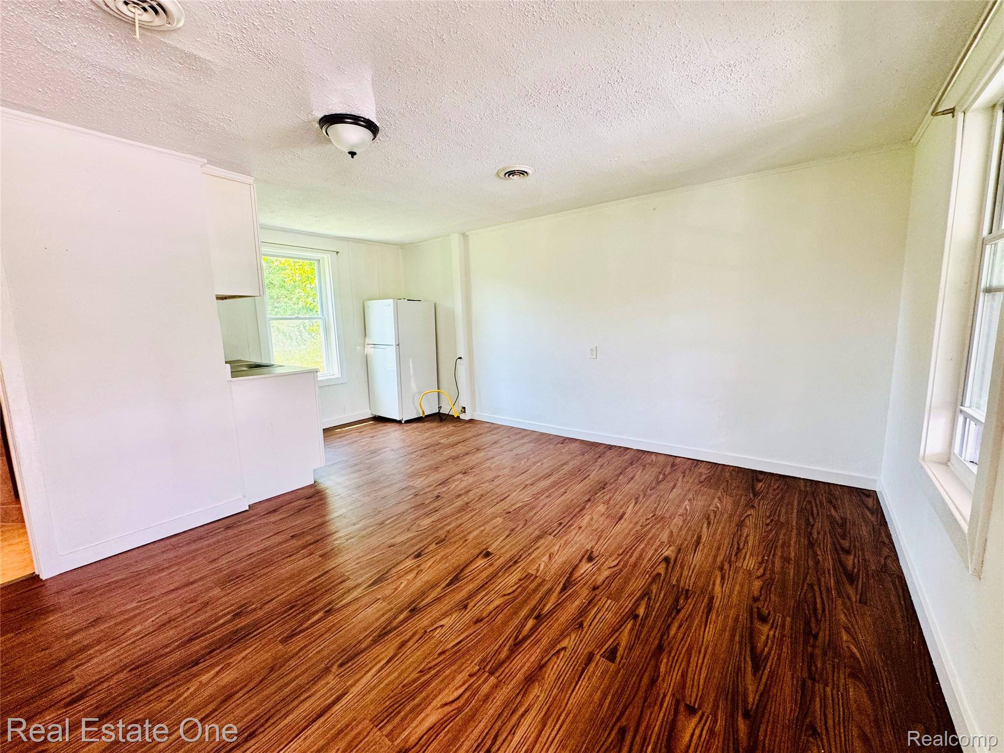 507 Lakeville Road, Unit 9 Leonard, MI 48367 - Photo 2 of 5 One Bed Flat