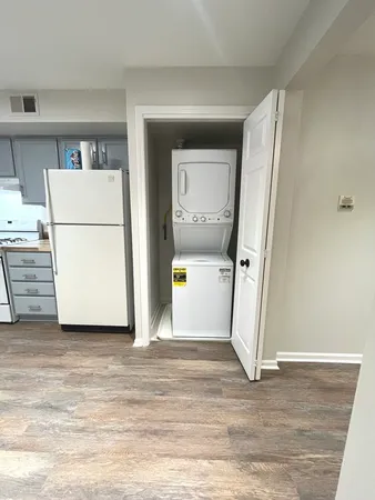 $2,400 | 7875 North Caldwell Avenue, Unit 302, Niles, IL 60714