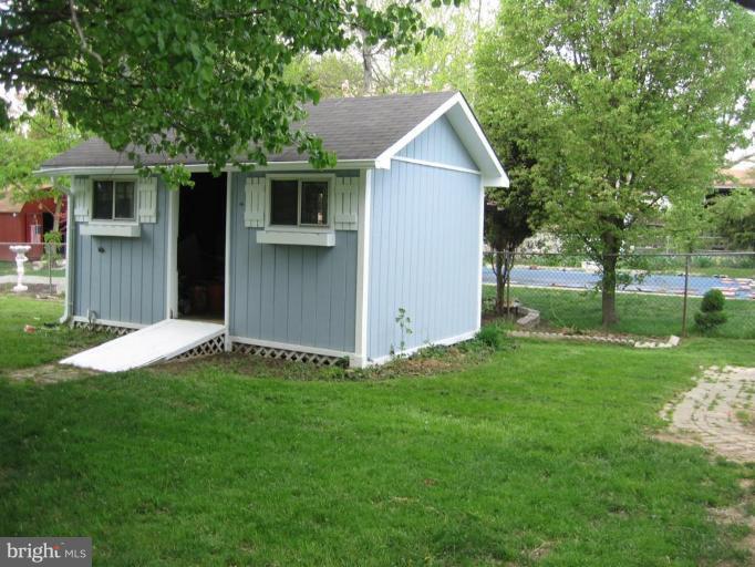 7333 Chesapeake Road Middle River, MD 21220 - Photo 4 of 24 Shed