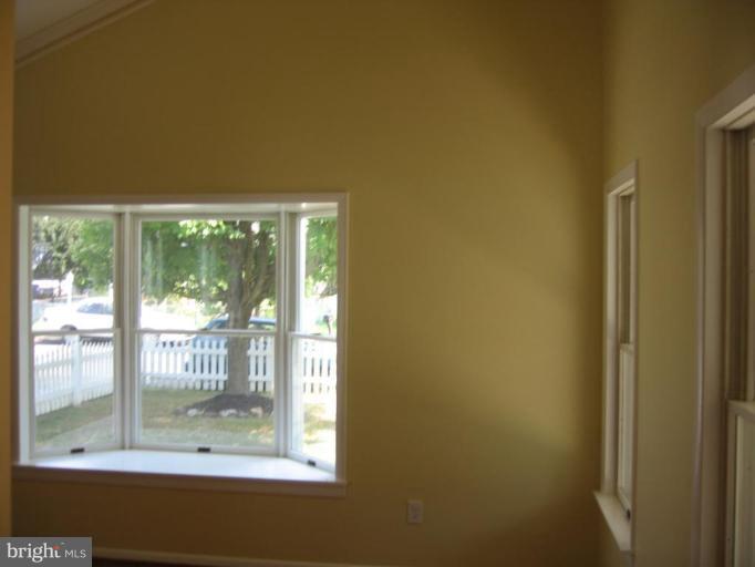 7333 Chesapeake Road Middle River, MD 21220 - Photo 10 of 24 Living Room