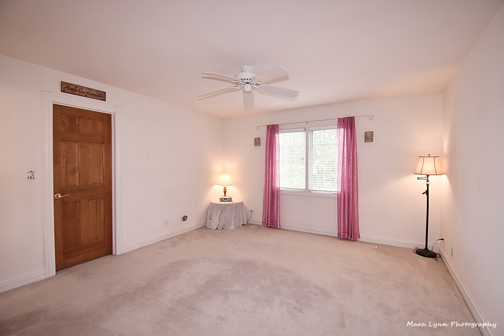 3N853 Walt Whitman Road Campton Hills, IL 60175 - Photo 28 of 48 a view of a livingroom with a fan and window