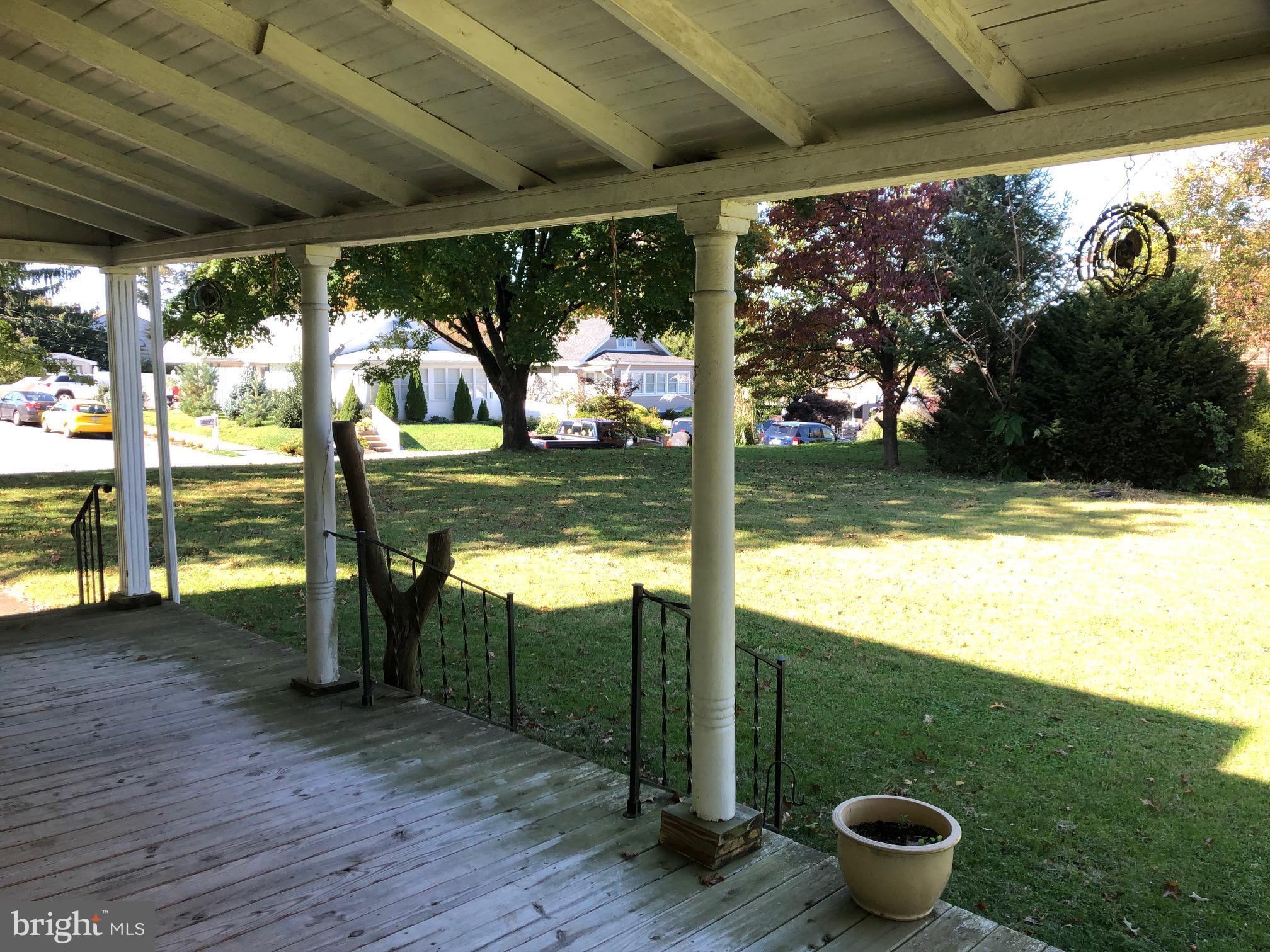 333 Jackson Street Reading, PA 19607 - Photo 6 of 22 Covered Porch to yard outback
