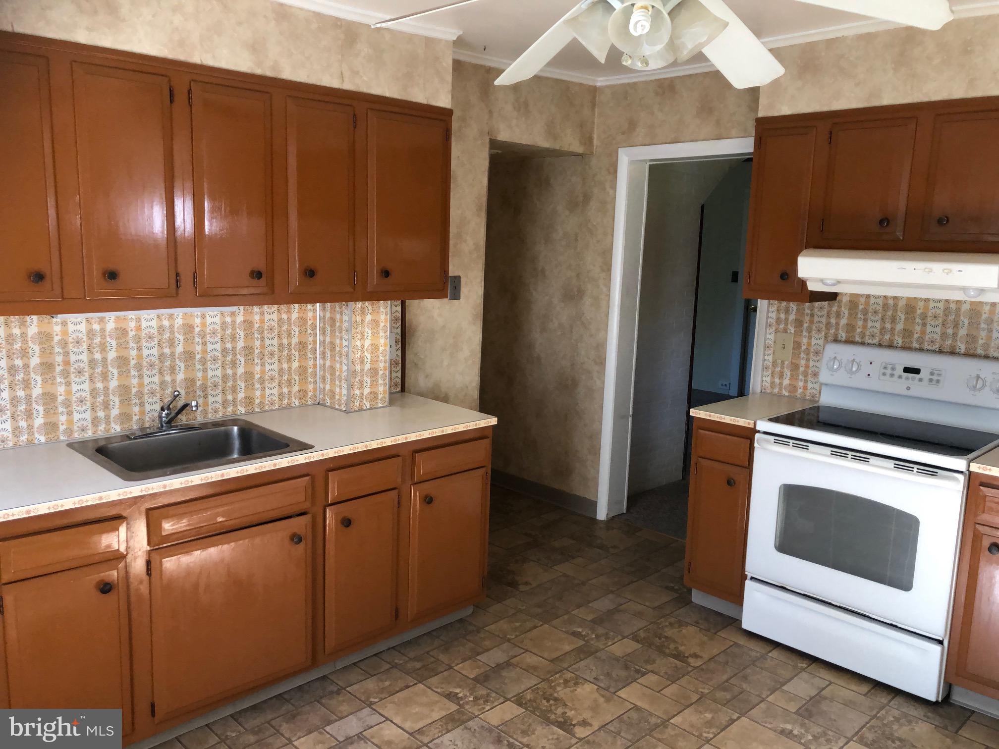 333 Jackson Street Reading, PA 19607 - Photo 8 of 22 Kitchen