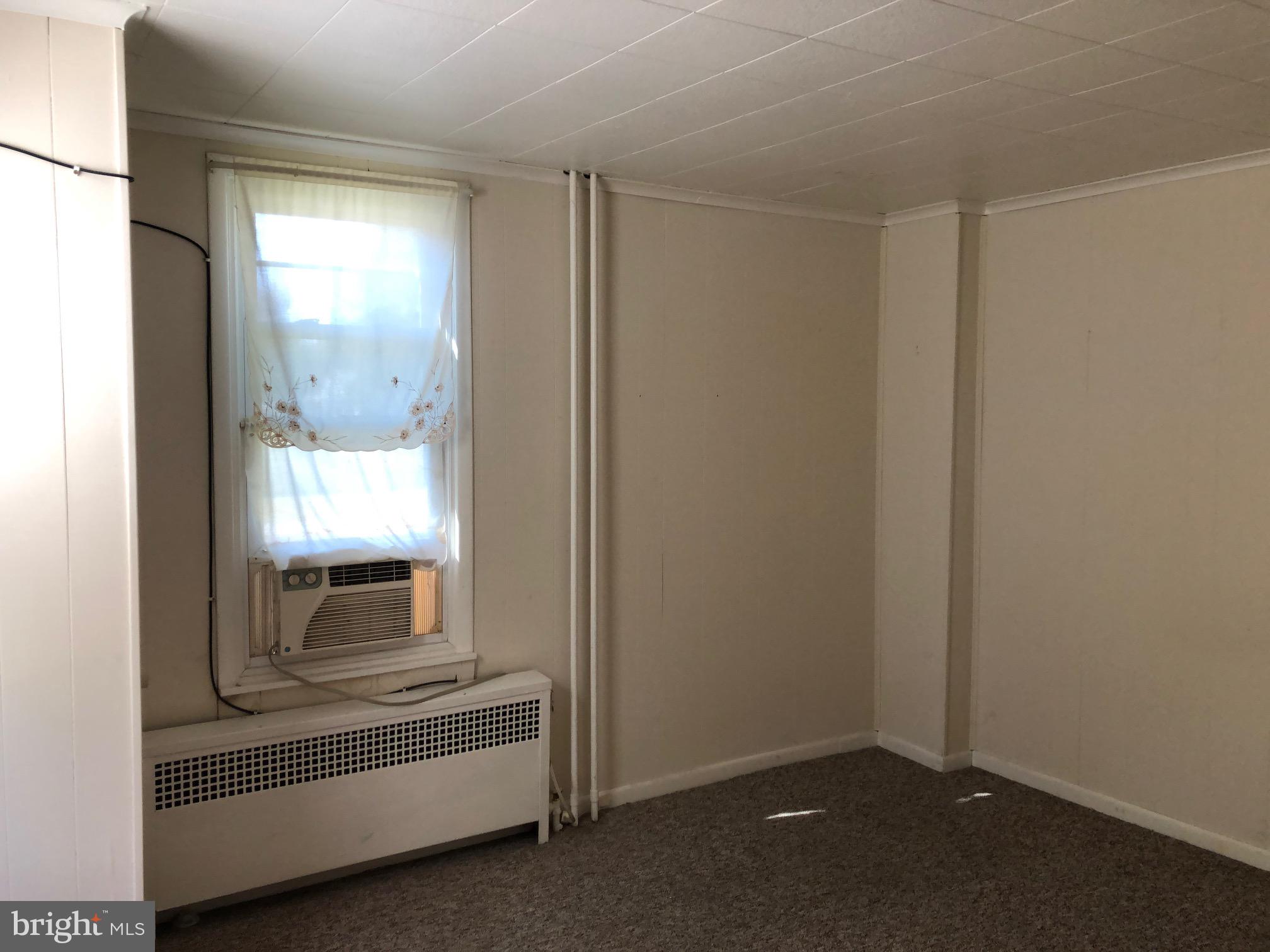333 Jackson Street Reading, PA 19607 - Photo 10 of 22 First floor bedroom