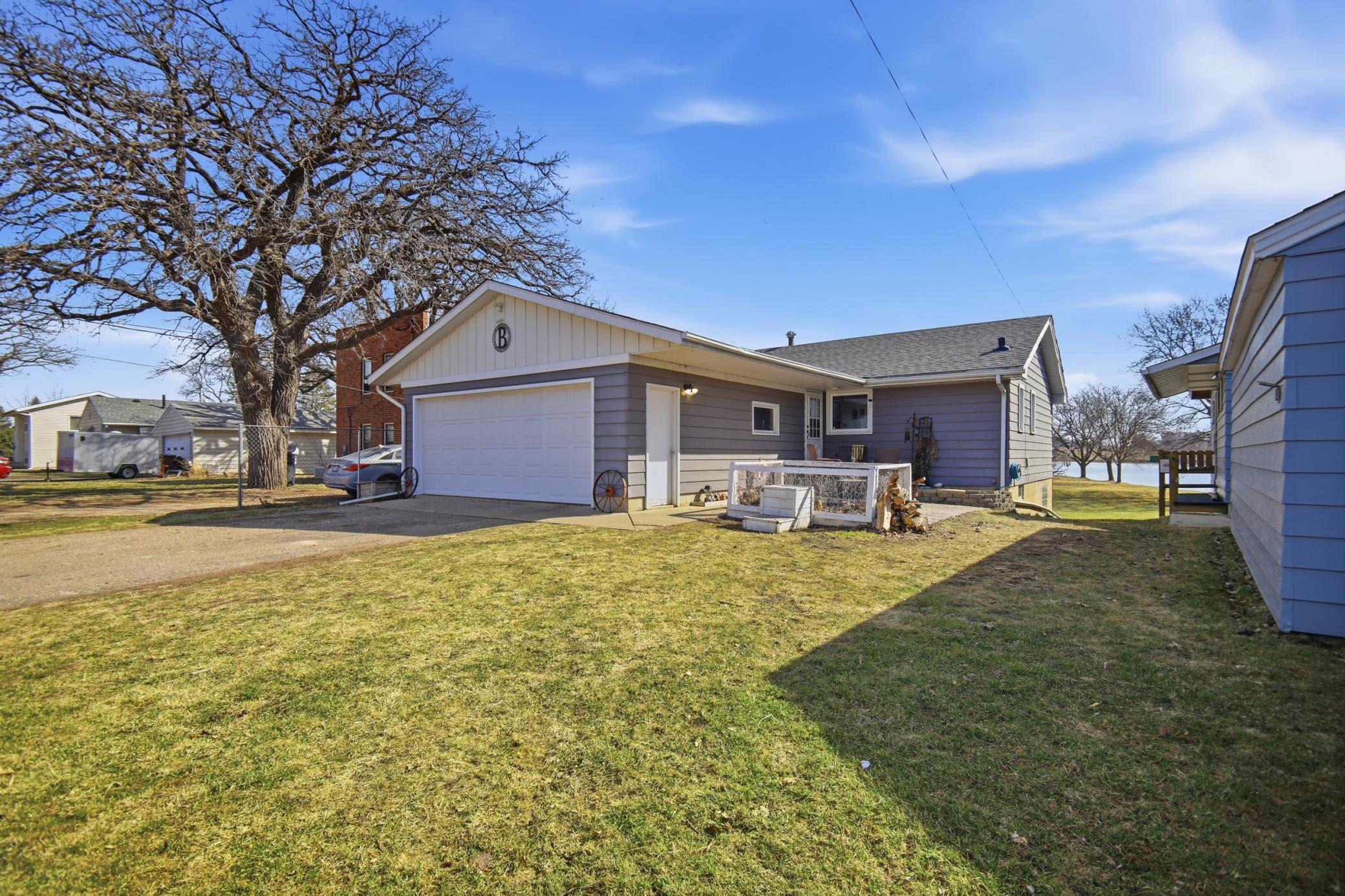 804 15th Street Northeast Austin, MN 55912 - Photo 3 of 33