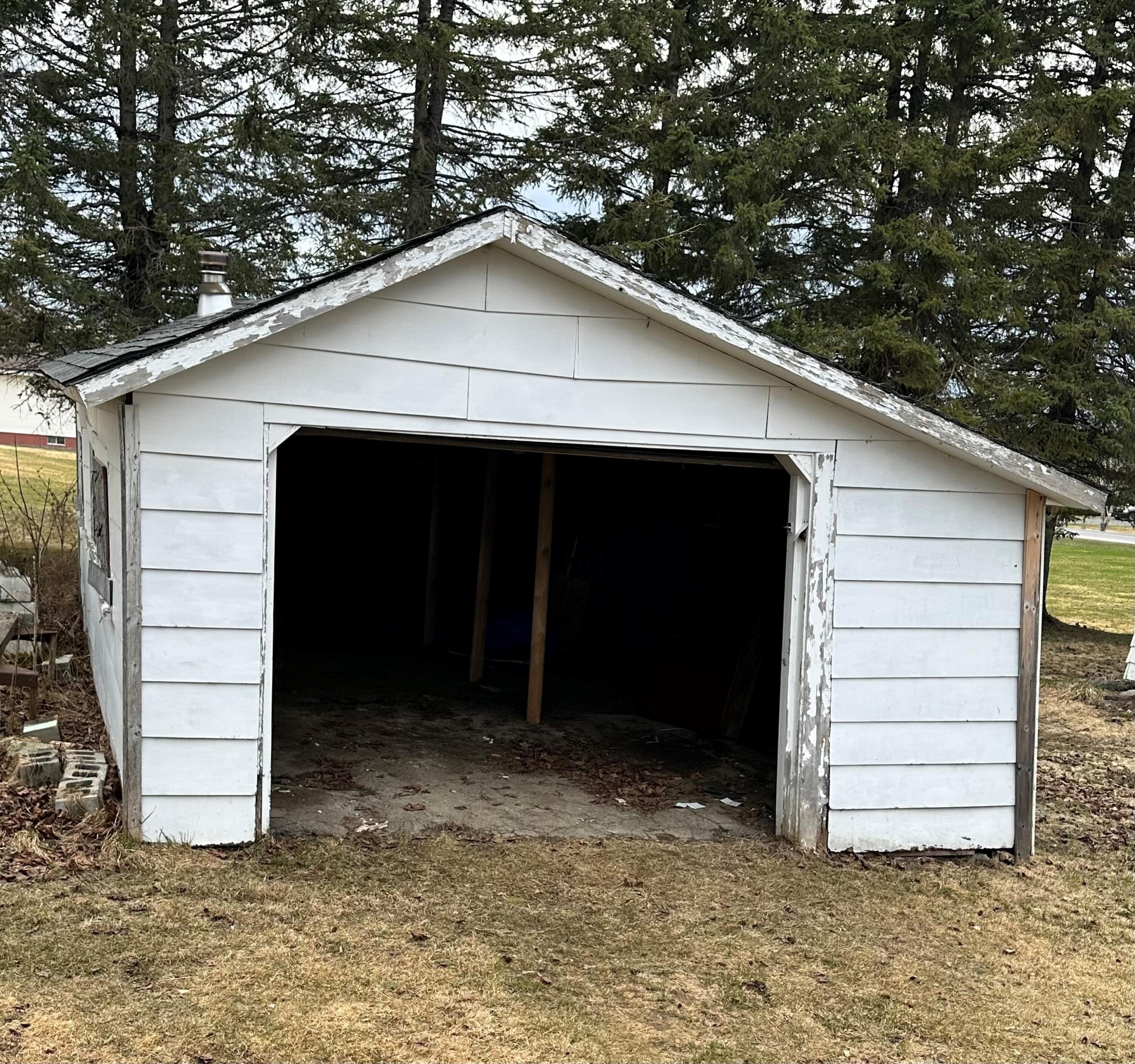 1574 Main Street Mapleton, ME 04757 - Photo 38 of 46 Garage #2