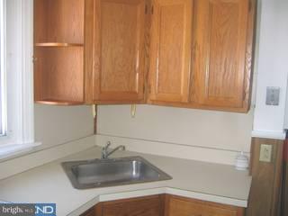 155 Margate Road Upper Darby, PA 19082 - Photo 4 of 6