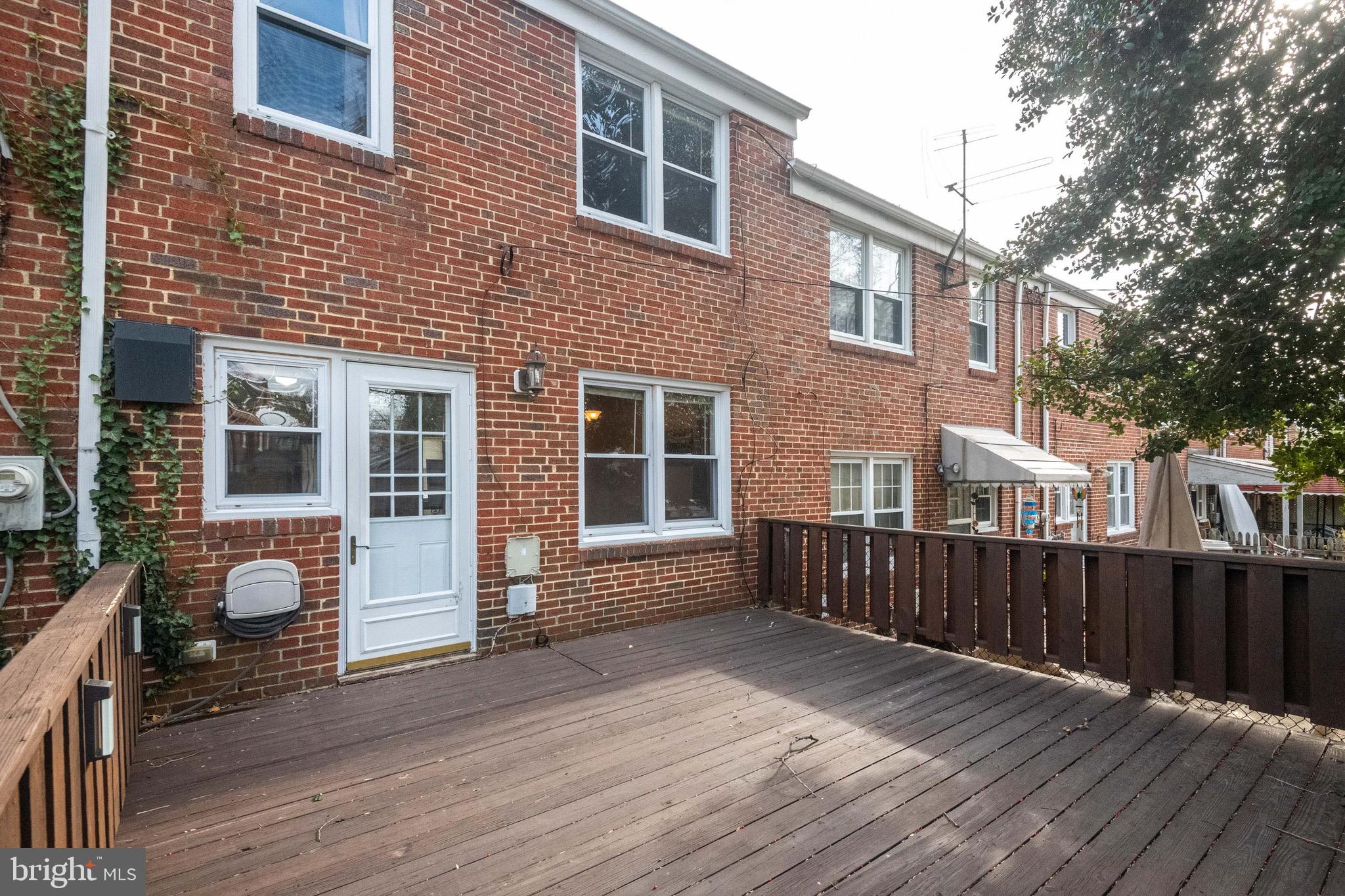 142 Cherrydell Road Catonsville, MD 21228 - Photo 29 of 31 Large Entertaining Deck at Back