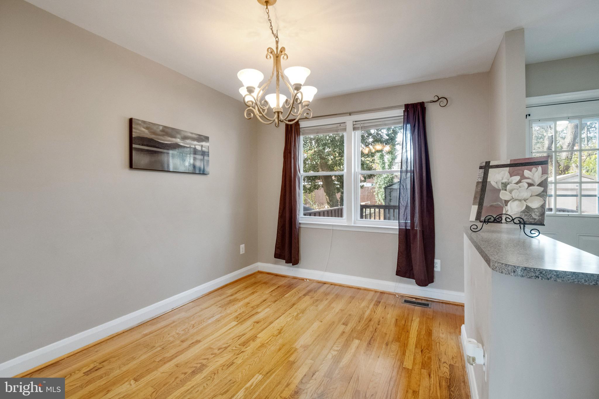 142 Cherrydell Road Catonsville, MD 21228 - Photo 10 of 31 Dining Room