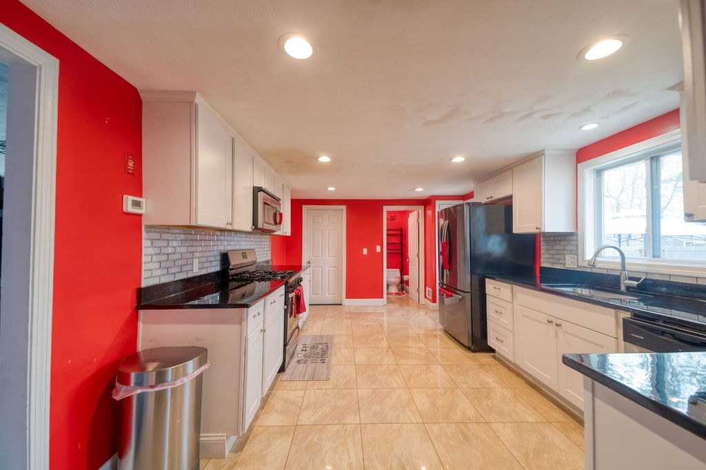 44 Howes Road Yarmouth, MA 02664 - Photo 7 of 36 Gallery Image 7