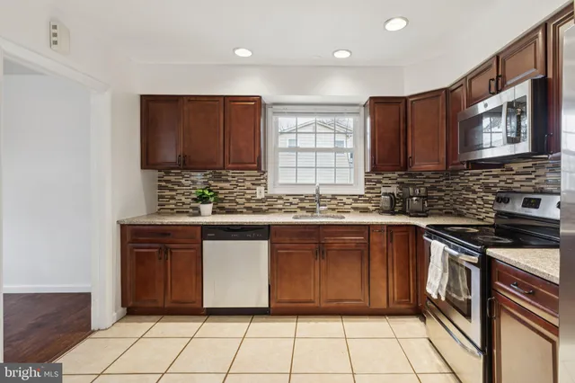 $475,000 | 105 Country Club Place, Cherry Hill, NJ 08003