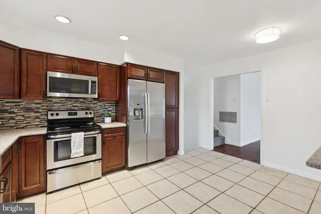 $475,000 | 105 Country Club Place, Cherry Hill, NJ 08003